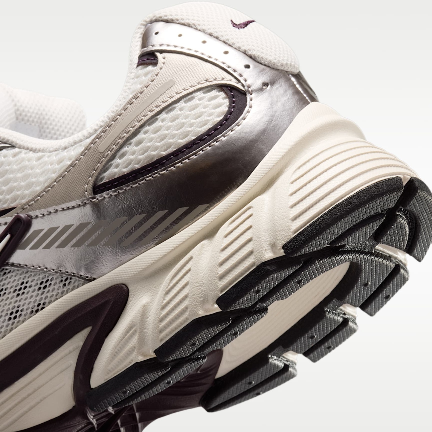 Nike V5 RNR Schuh (Herren) – Phantom/Moon Particle/Burgundy Ash/Phantom
