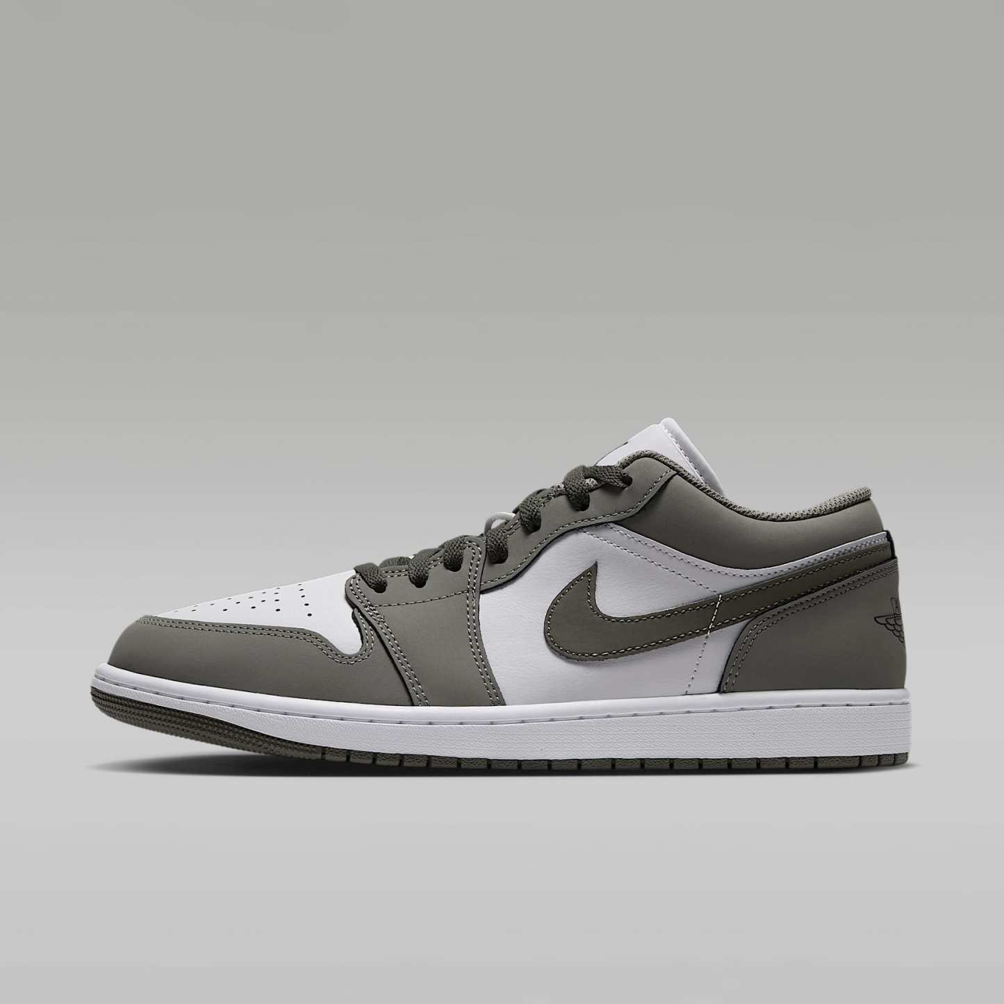Air Jordan 1 Low Herrenschuh – Light Army/Weiß/Cargo Khaki