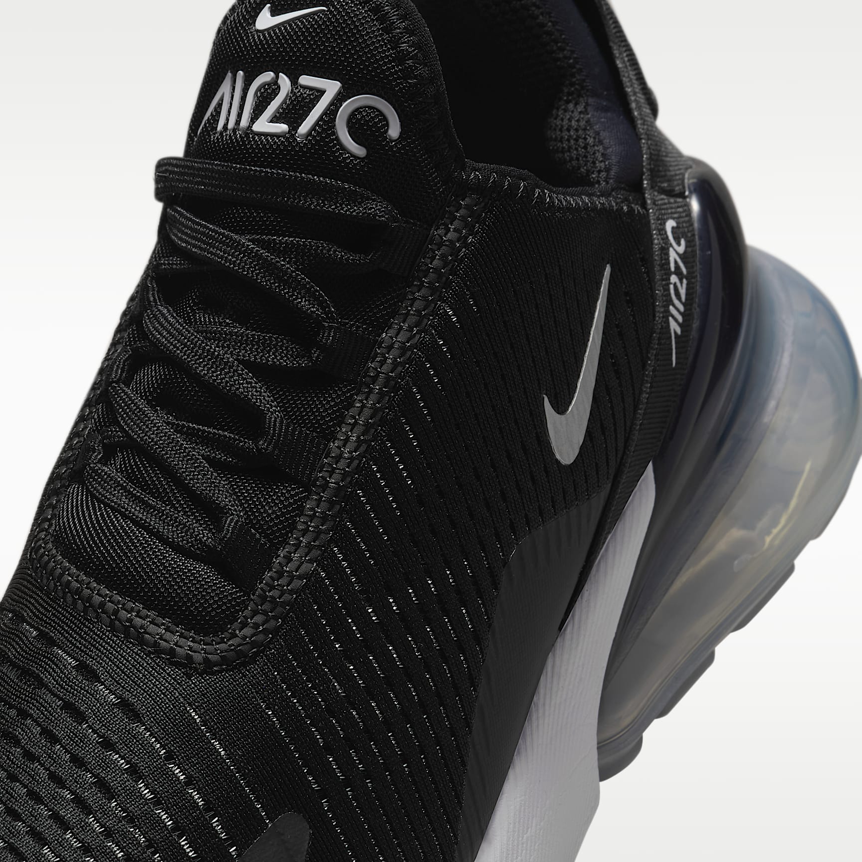 Nike Air Max 270 Damenschuh – Schwarz/Weiß/Metallic Silver