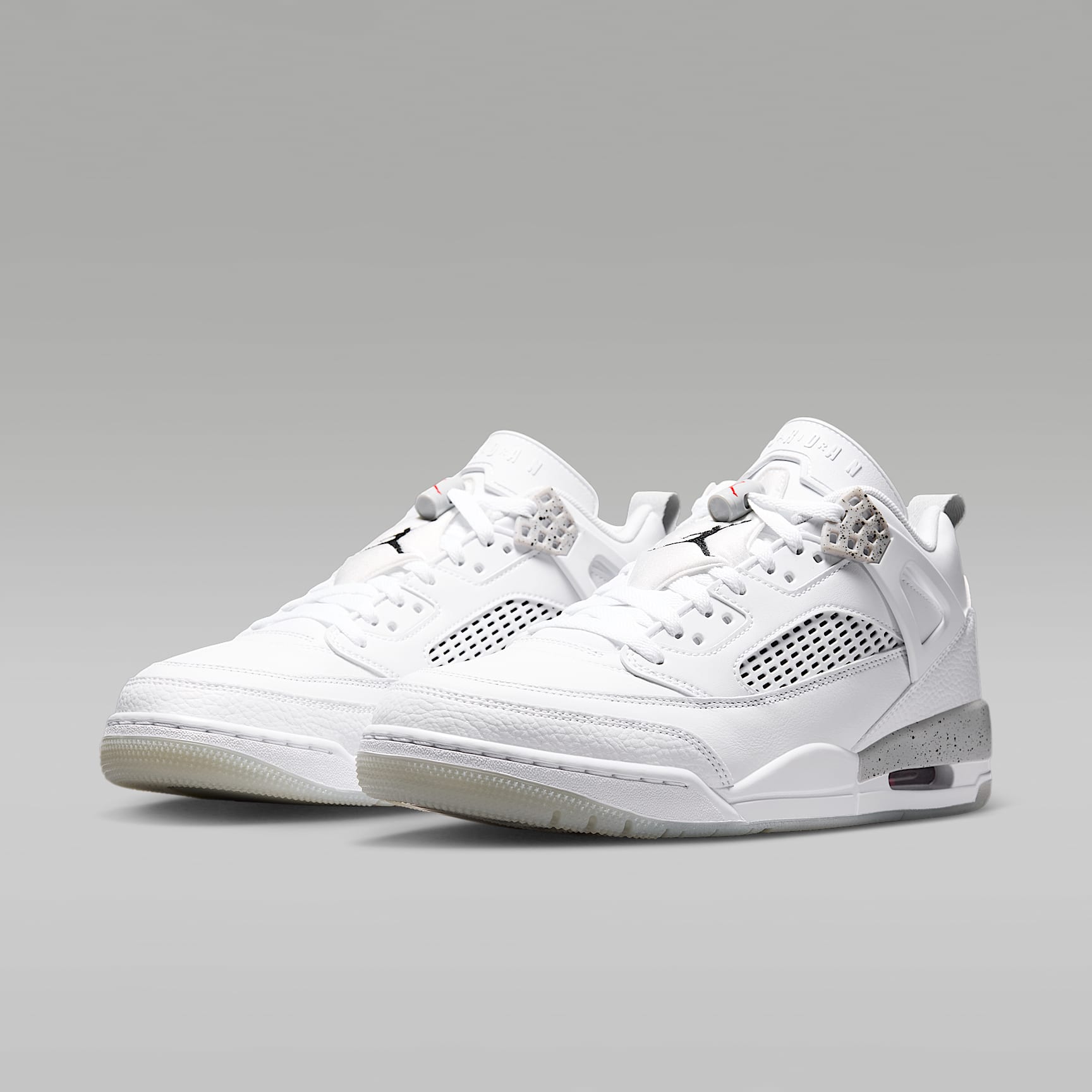 Jordan Spizike Low Schuh (Herren) – Weiß/Grey Fog/Fire Red/Schwarz
