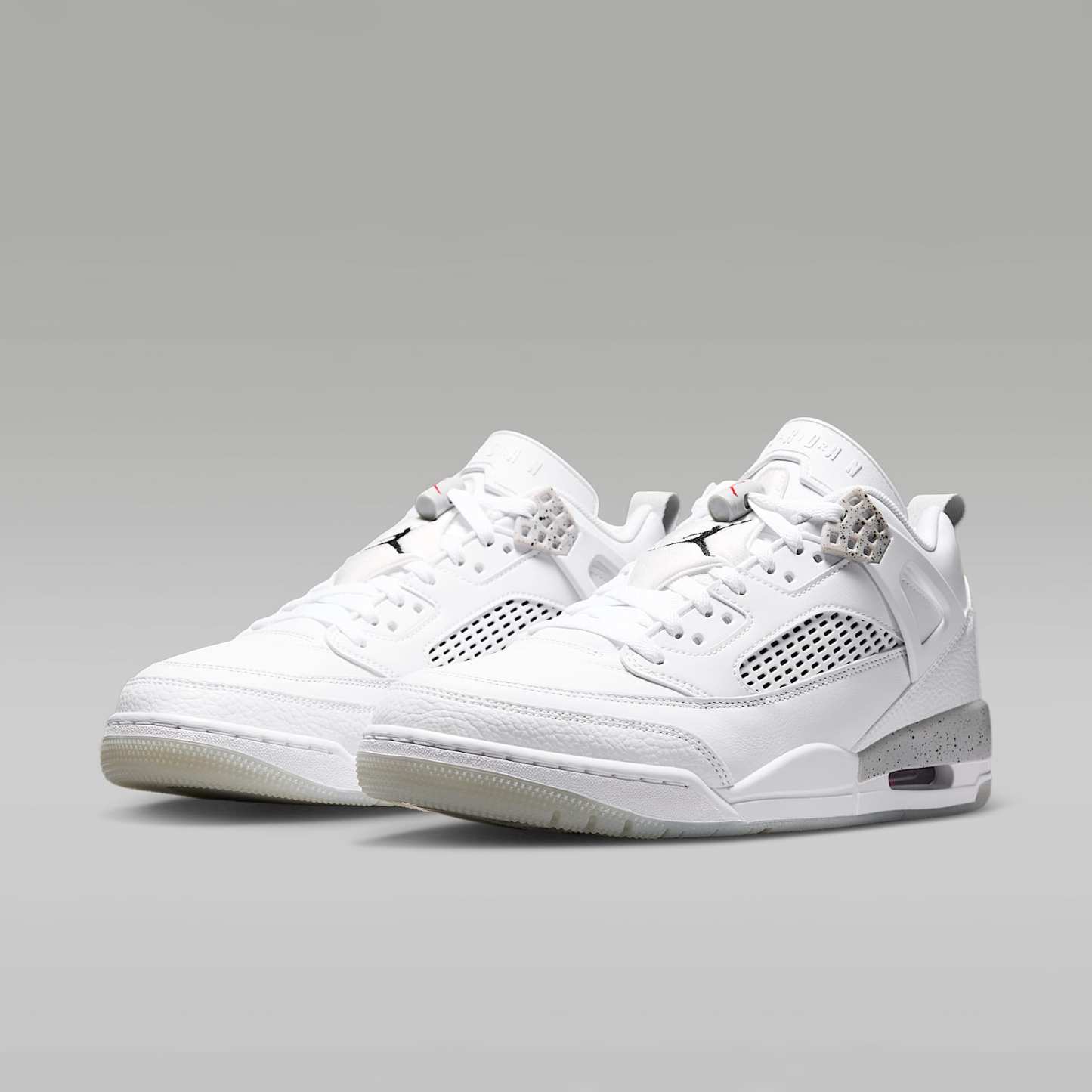 Jordan Spizike Low Schuh (Herren) – Weiß/Grey Fog/Fire Red/Schwarz