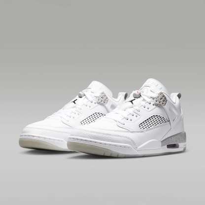 Jordan Spizike Low Schuh (Herren) – Weiß/Grey Fog/Fire Red/Schwarz