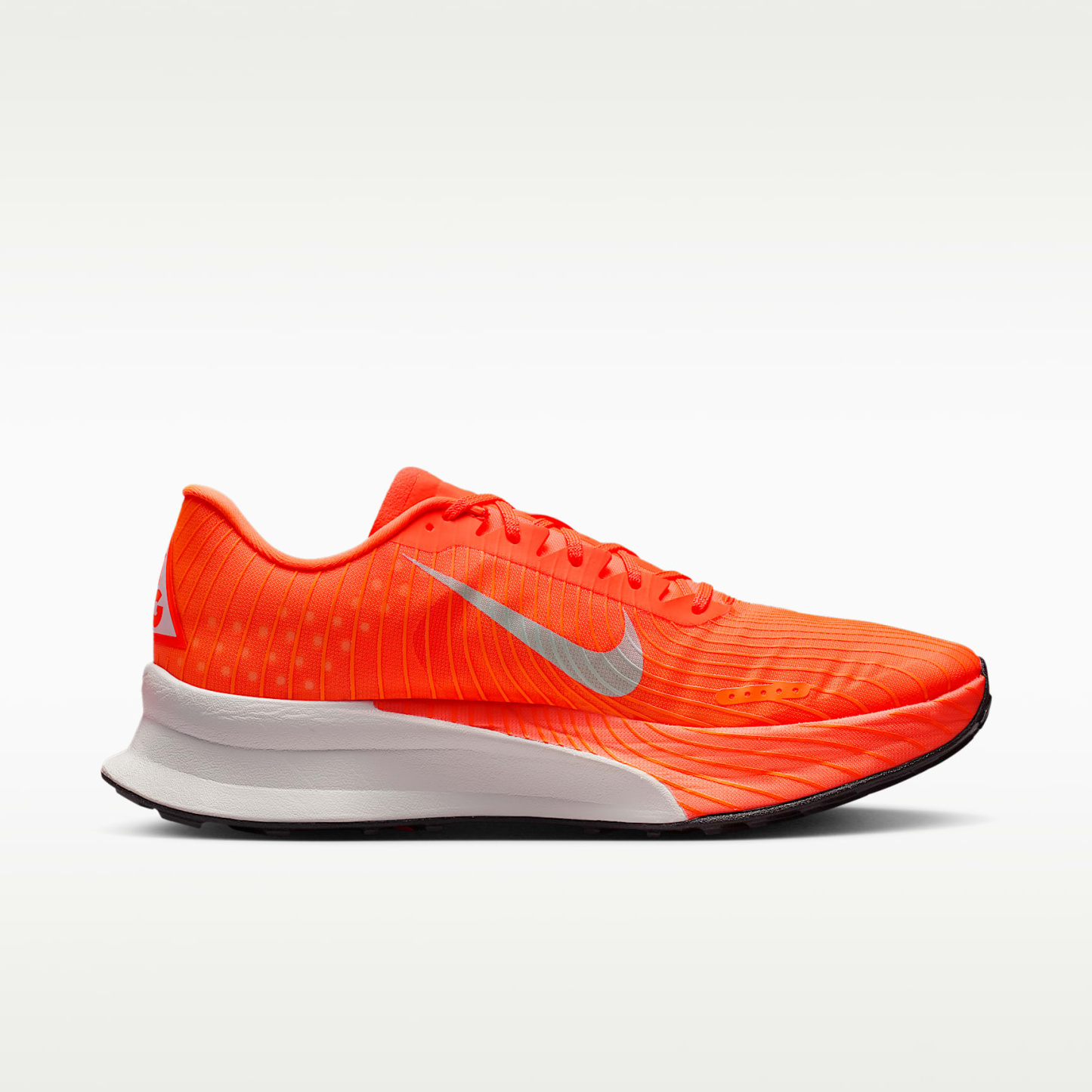 Nike ACG Ultrafly Traillaufschuhe für Wettkämpfe – Hyper Crimson/Total Orange/Vivid Purple/Weiß