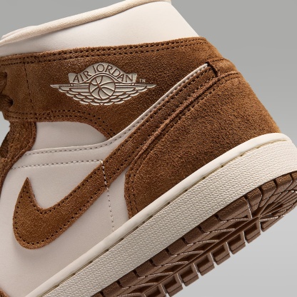 Air Jordan 1 Mid Schuh (Damen) – Light British Tan/Chalk