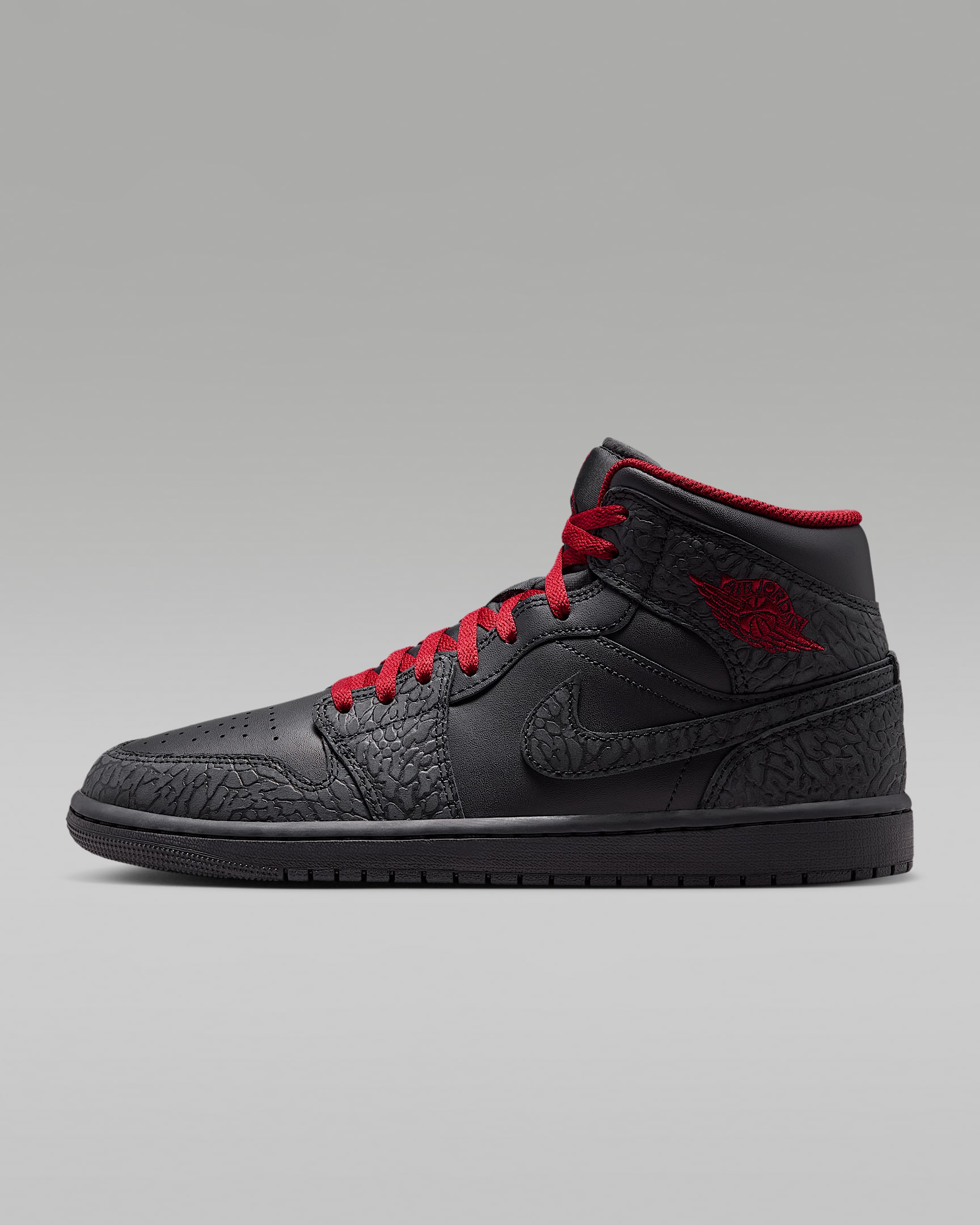 Air Jordan 1 Mid SE Schuh (Herren) – Schwarz/Schwarz/Tough Red