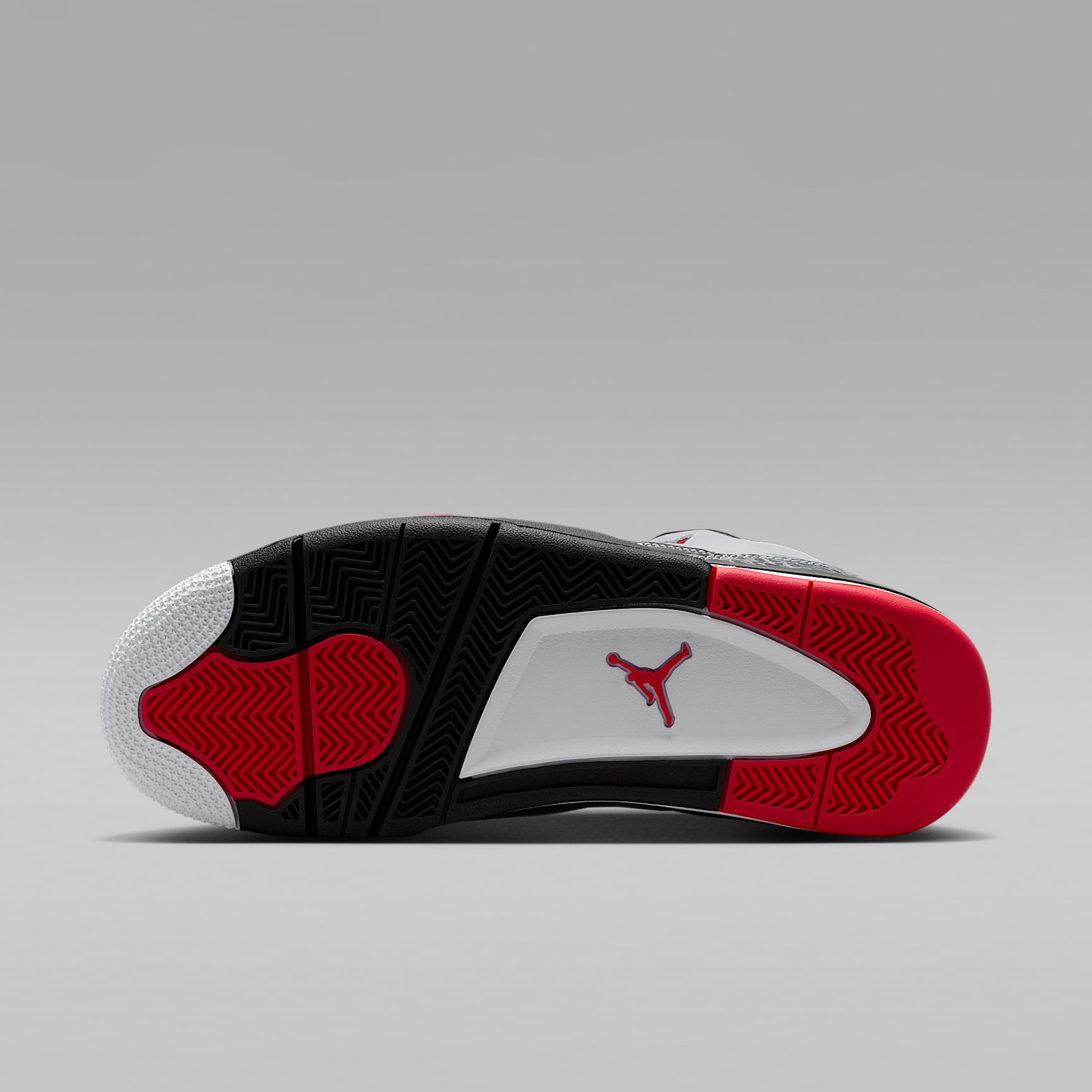 Jordan Son of Mars Low Herrenschuh – Cement Grey/Schwarz/Fire Red/Weiß