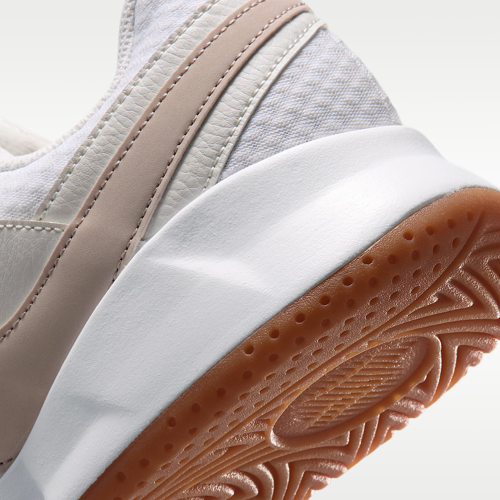 NikeCourt Lite 4 Herren-Tennisschuh – Weiß/Summit White/Linen/Light Orewood Brown