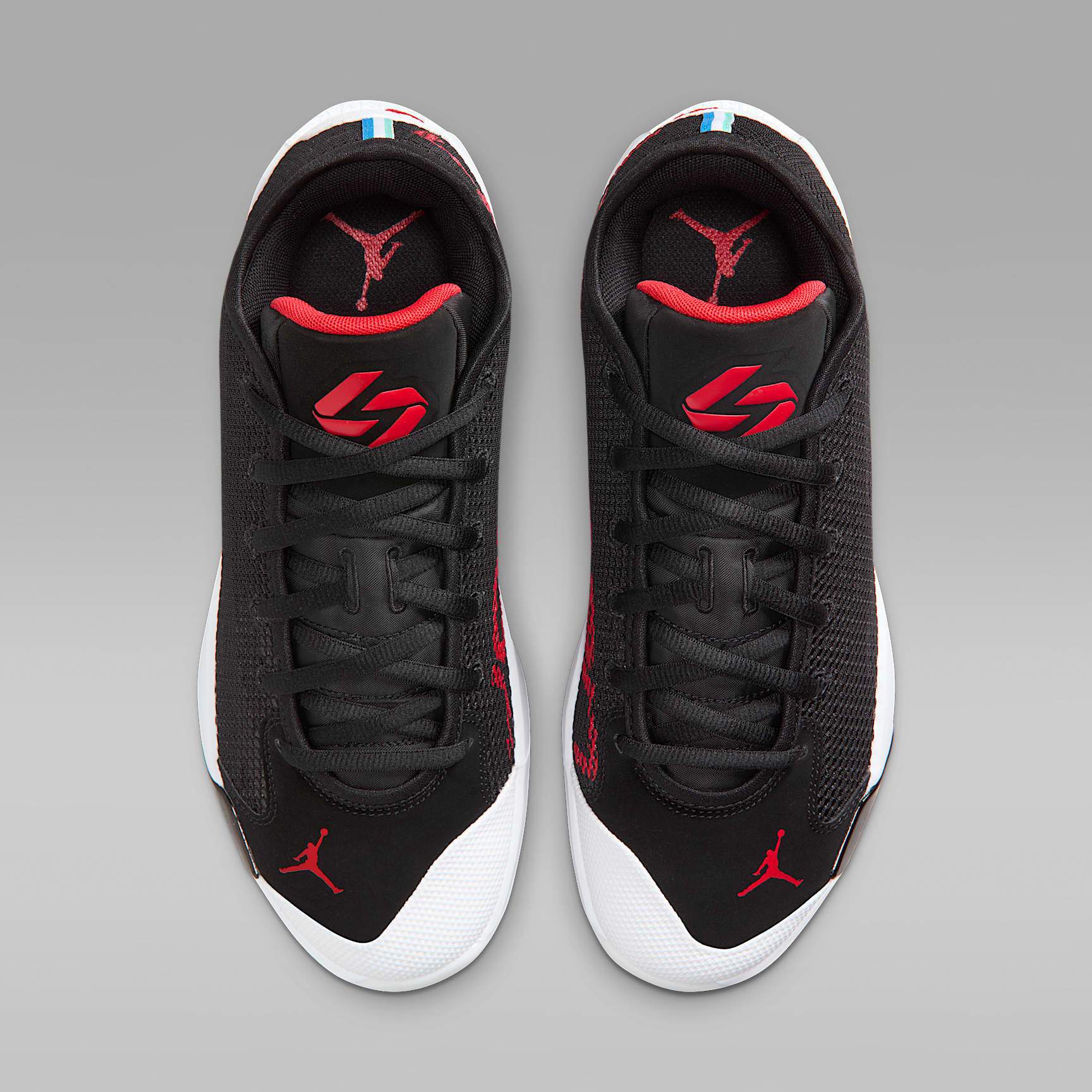 Luka 77 Basketballschuh – Schwarz/Weiß/University Red