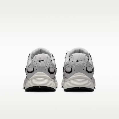 Nike V5 RNR Schuh (Damen) – Sail/Schwarz/Vast Grey/Sail