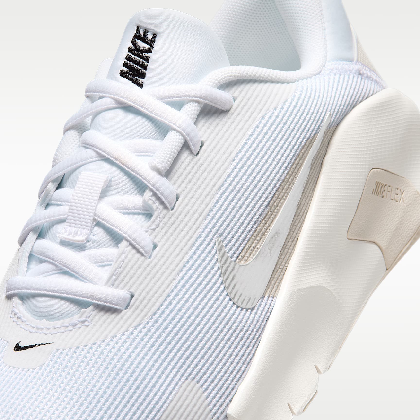 Nike Flex Train Workout-Schuh (Damen) – Weiß/Sail/Phantom/Metallic Silver