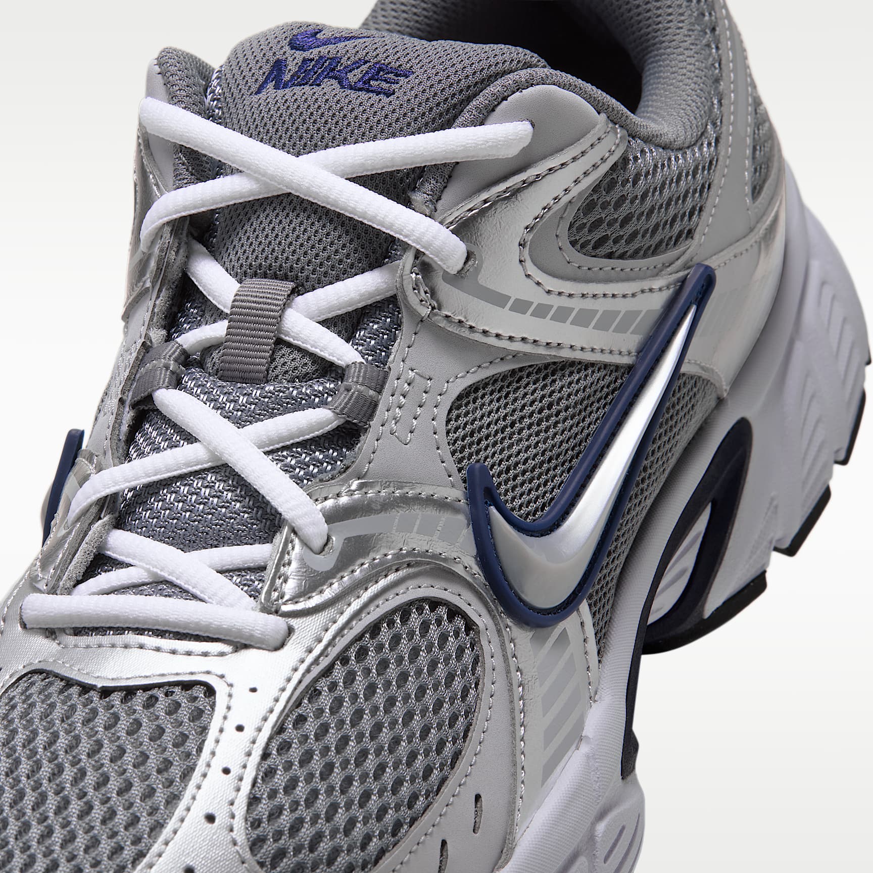 Nike V5 RNR Schuh (Herren) – Smoke Grey/Wolf Grey/Midnight Navy/Metallic Silver