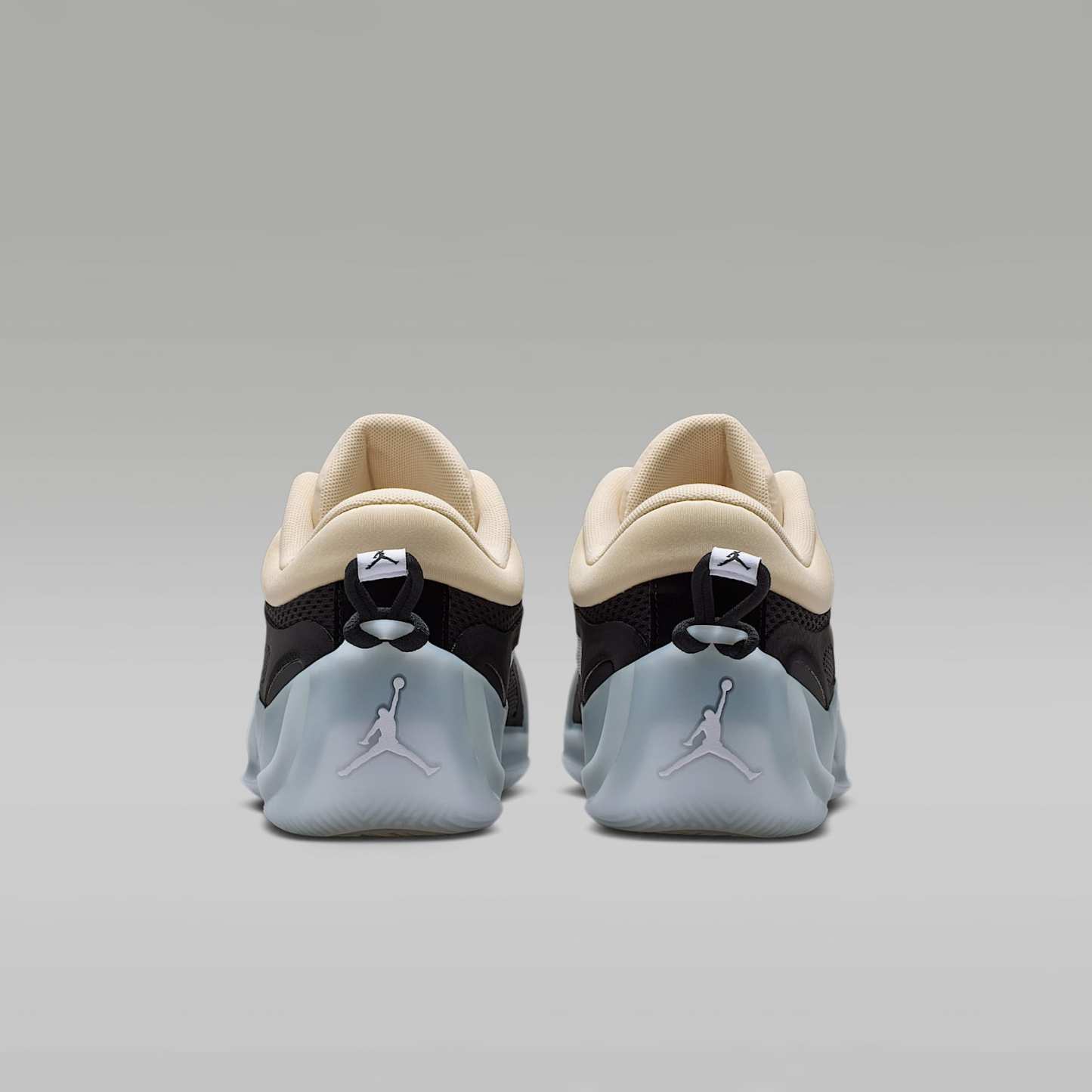 Jordan Heir Series 2 "Precious Medals" Basketballschuh – Pearl White/Schwarz/Metallic Gold/Weiß