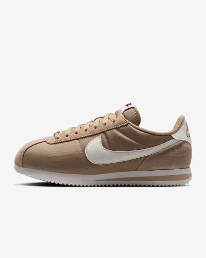 Nike Cortez Textile Schuh (Damen) – British Khaki/Schwarz/Safety Orange/Sail