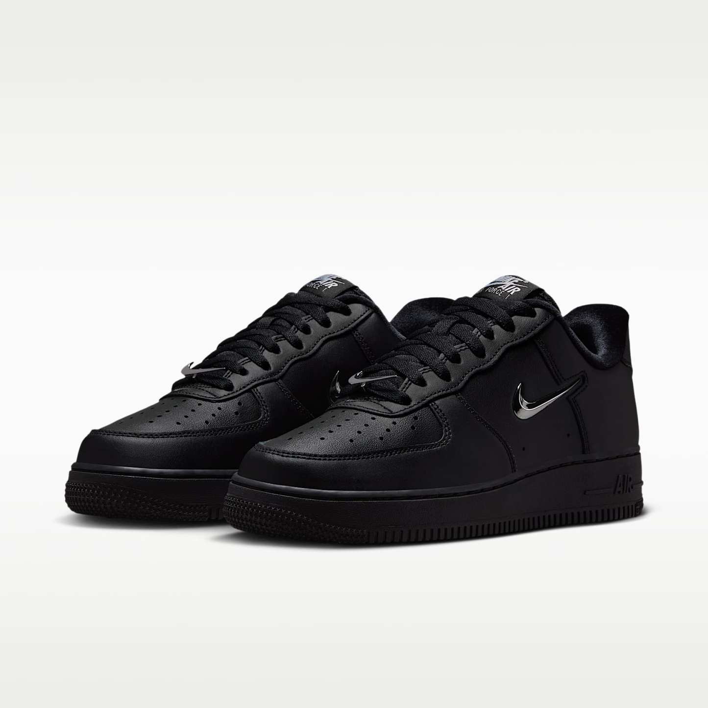 Nike Air Force 1 '07 Schuh (Damen) – Schwarz/Wolf Grey/Metallic Silver