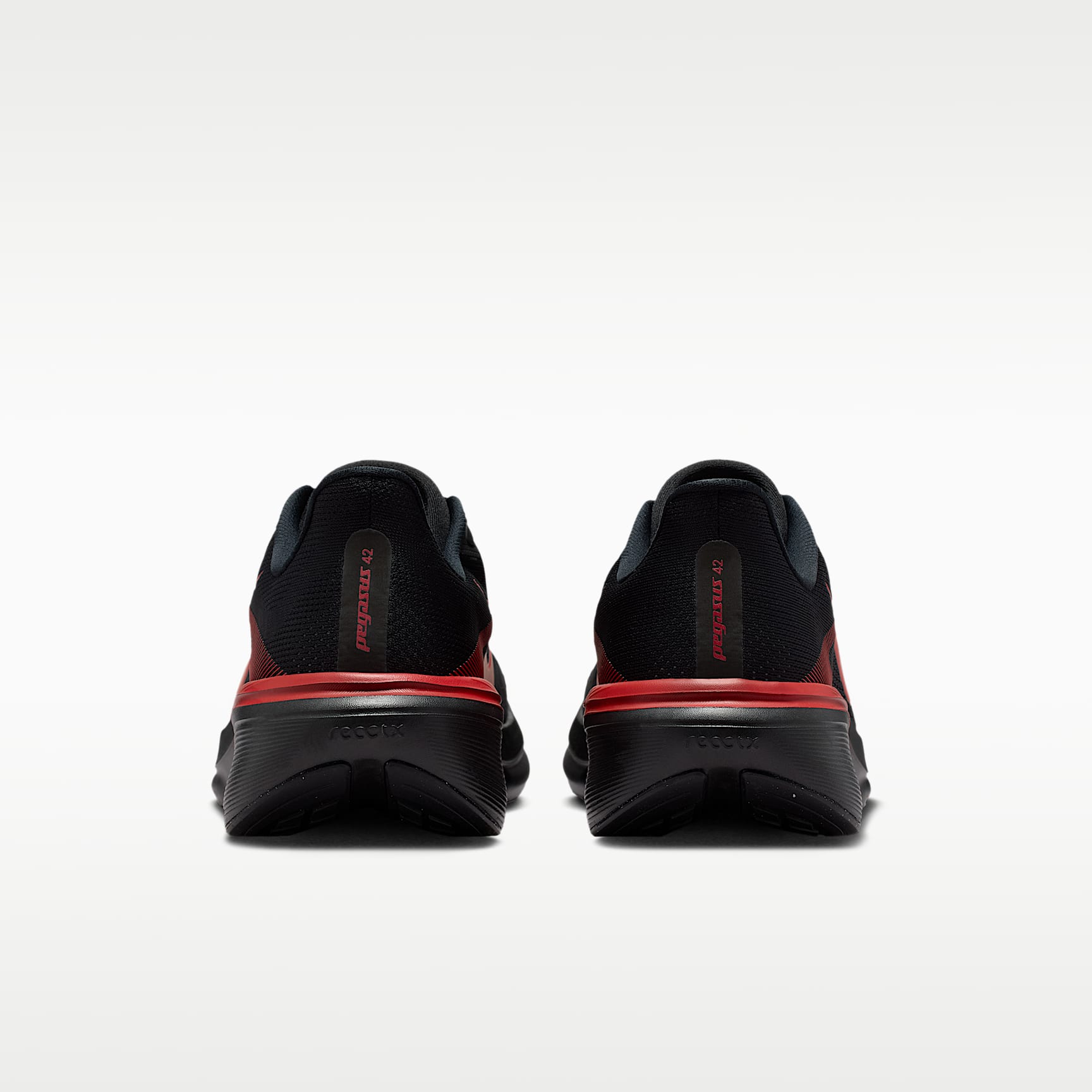 Nike Pegasus 42 Straßenlaufschuh (Herren) – Schwarz/University Red/Wolf Grey/Bright Crimson