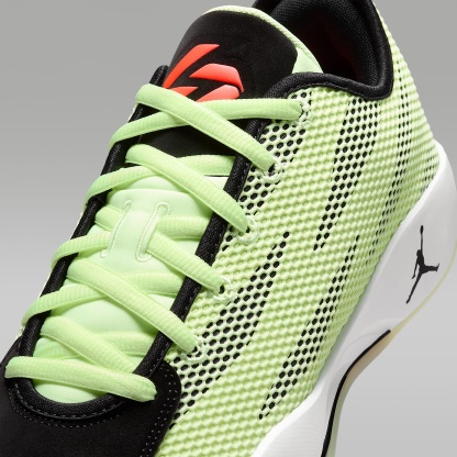 Luka 77 Basketballschuh – Barely Volt/Schwarz/Weiß/Infrared 23