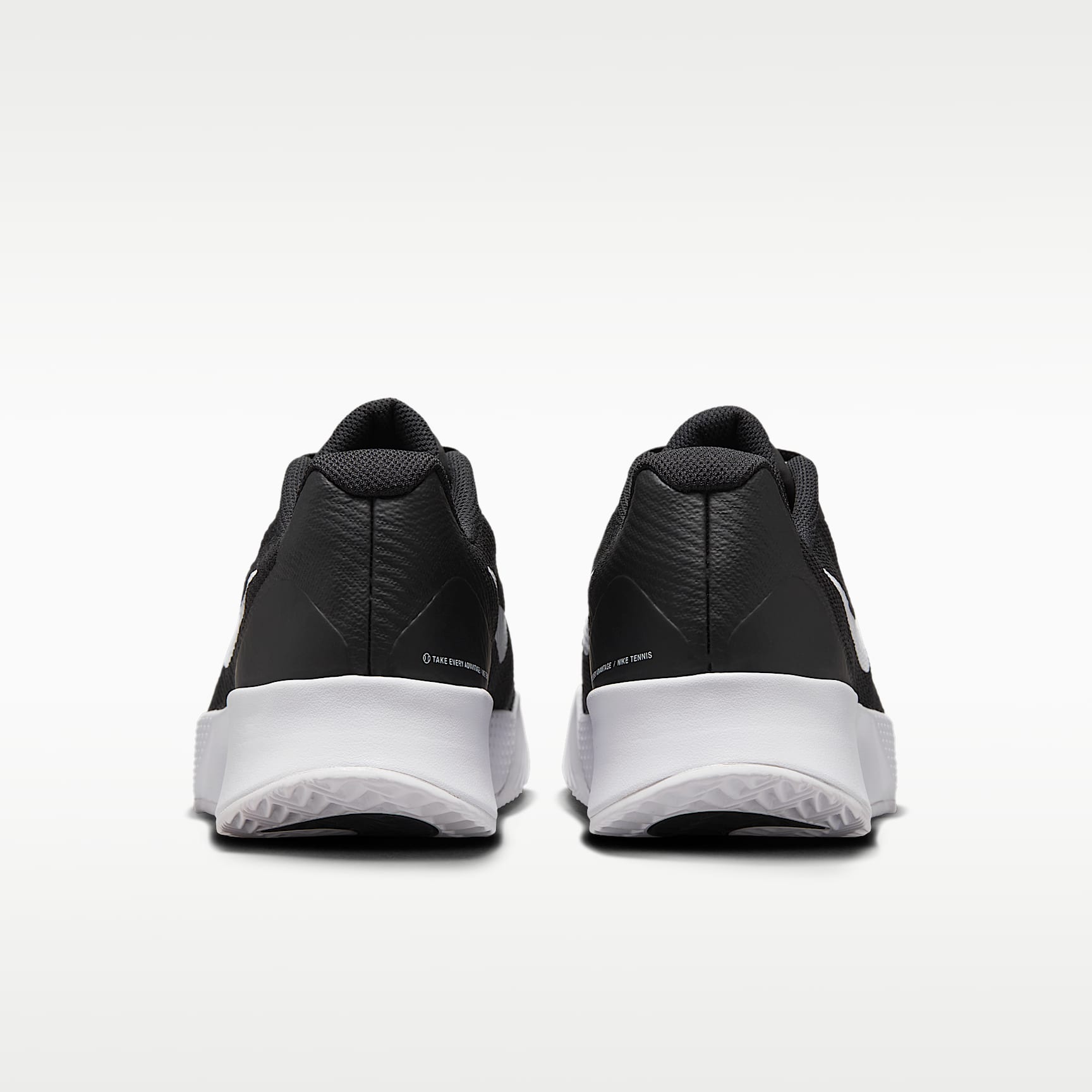 NikeCourt Lite 3 Clay Court Tennisschuh (Herren) – Schwarz/Weiß