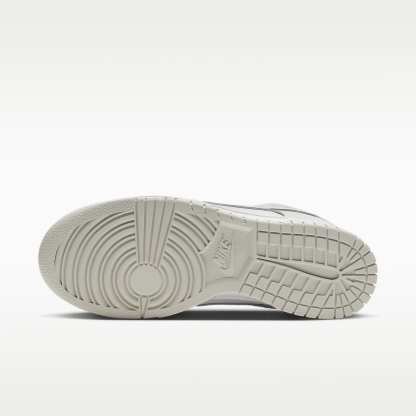 Nike Dunk Low Damenschuh – Weiß/Weiß/Photon Dust