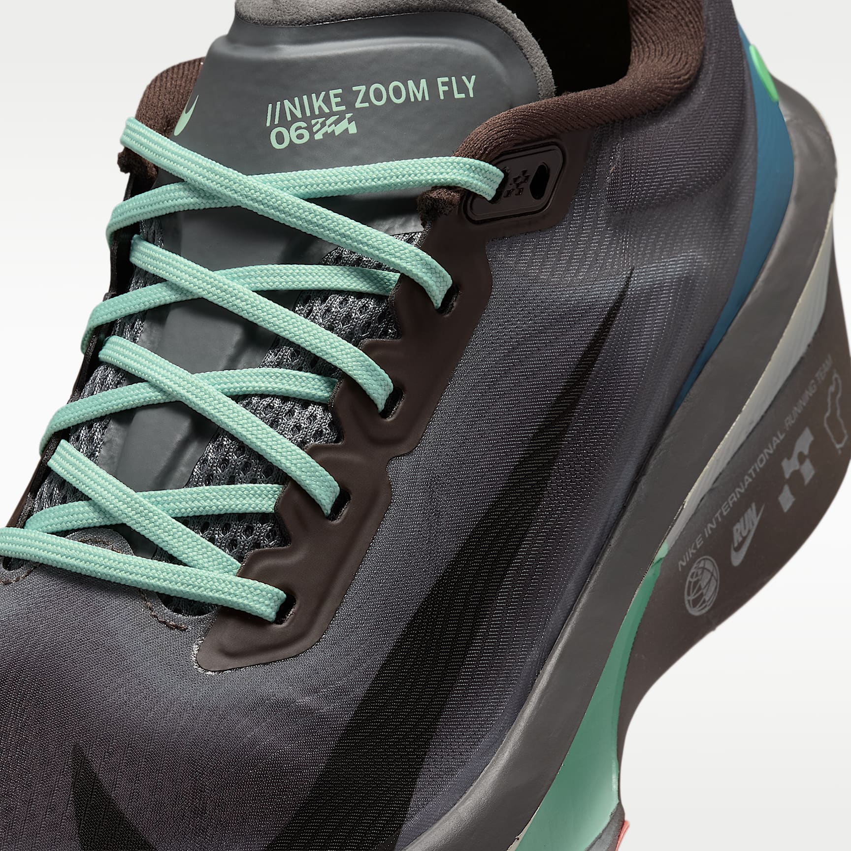 Nike Zoom Fly 6 Straßenlaufschuh für Wettkämpfe (Herren) – Baroque Brown/Smoke Grey/Ironstone/Schwarz