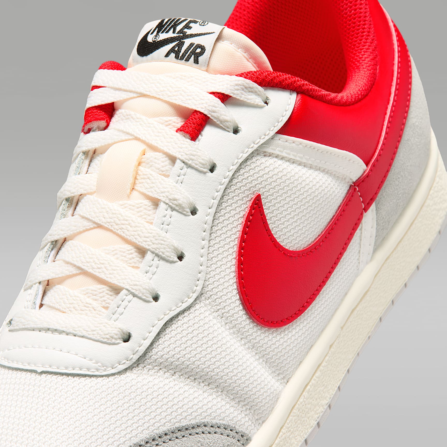 Air Jordan Skyline Low Herrenschuh – Summit White/University Red/Light Smoke Grey/Schwarz
