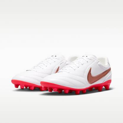 Nike Tiempo Ligera Pro Low-Top-Fußballschuh für Kunstrasen – Weiß/Bright Crimson/Blur