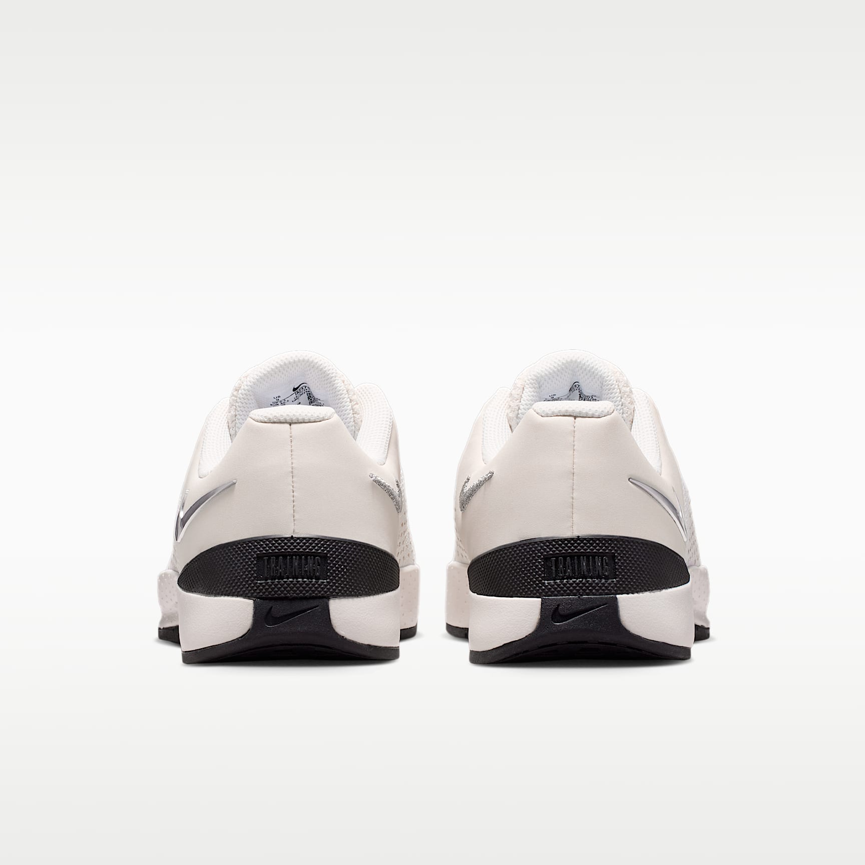Nike MC Trainer 4 Trainingsschuh (Damen) – Phantom/Schwarz/Metallic Silver