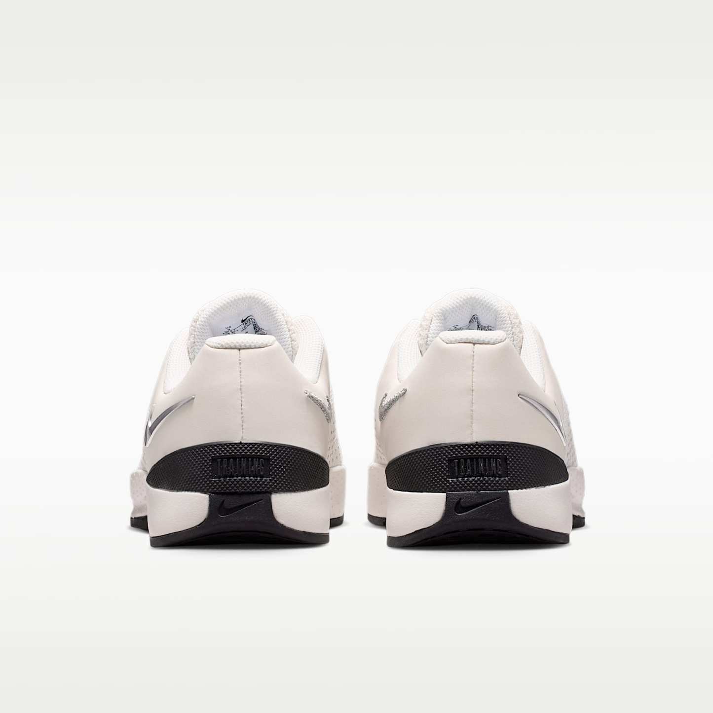 Nike MC Trainer 4 Trainingsschuh (Damen) – Phantom/Schwarz/Metallic Silver