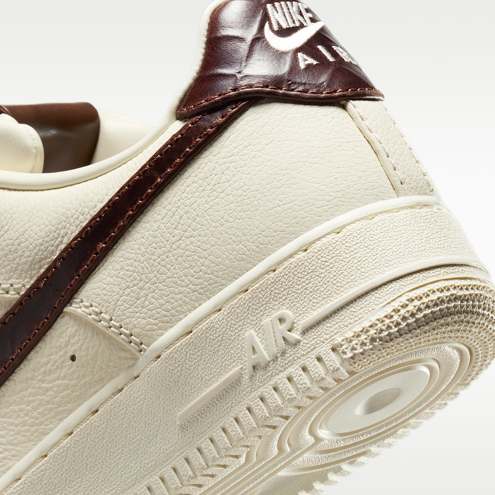 Nike Air Force 1 '07 Herrenschuh – Soft Pearl/Weiß/Ghost