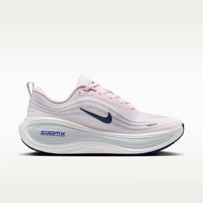 Nike Vomero Plus Straßenlaufschuh (Damen) – Pearl Pink/Weiß/Barely Green/Midnight Navy
