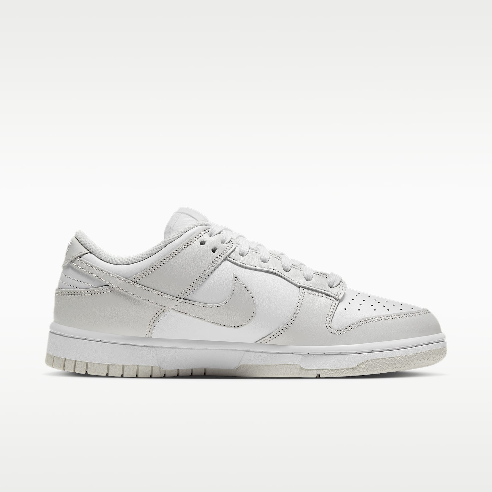 Nike Dunk Low Damenschuh – Weiß/Weiß/Photon Dust
