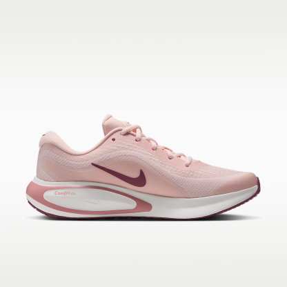 Nike Journey Run Straßenlaufschuh für Damen – Orange Pearl/Rust Pink/Sail/Pink Smoke