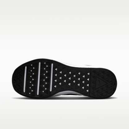Nike MC Trainer 4 Trainingsschuh (Herren) – Schwarz/Weiß