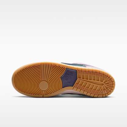 Nike SB Dunk Low Pro Skateboardschuh – Mineral Slate/Particle Rose/Silt Red/Dark Raisin