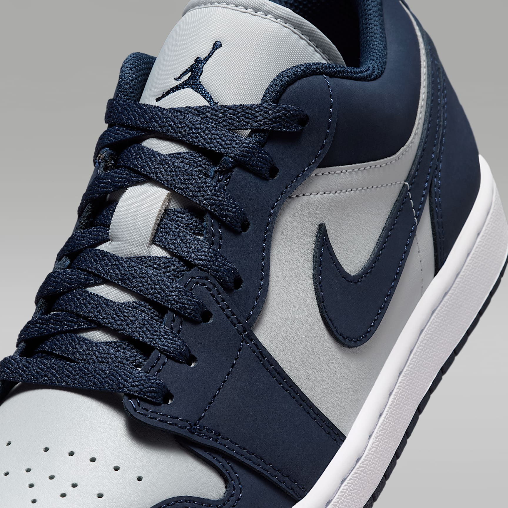 Air Jordan 1 Low Herrenschuh – Obsidian/Grey Fog/Pink Foam/Obsidian