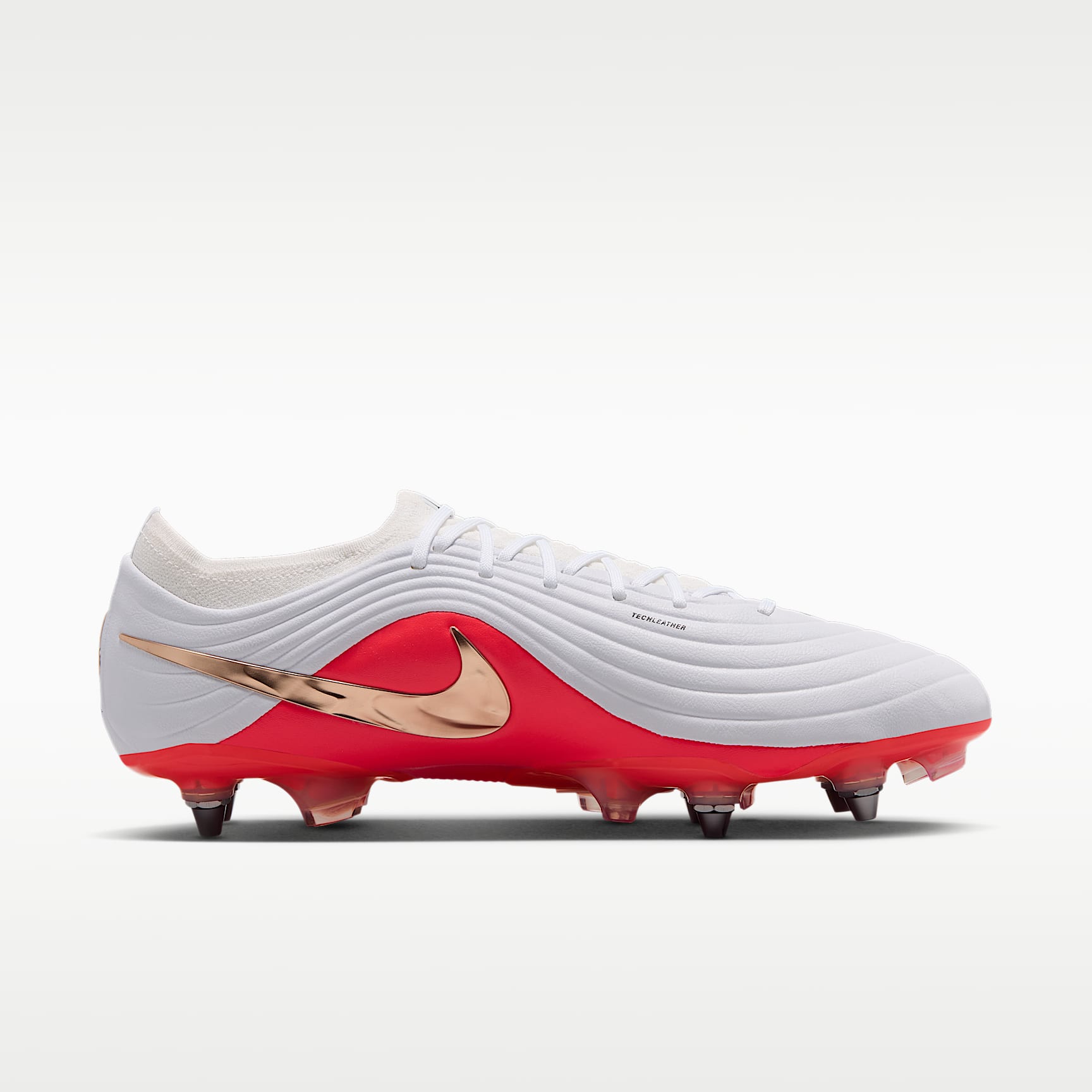 Nike Tiempo Maestro Elite Low Top Fußballschuh für weichen Rasen – Weiß/Bright Crimson/Blur