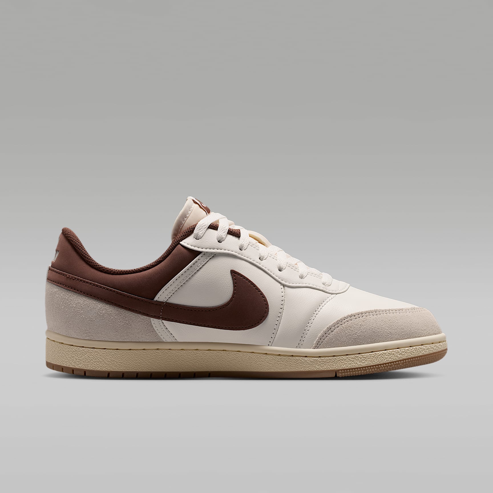 Air Jordan Skyline Low LE Schuh (Herren) – Sail/Light Orewood Brown/Muslin/Fauna Brown