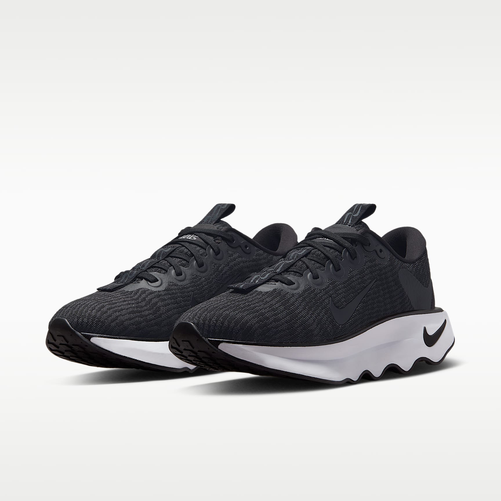 Nike Motiva Walking-Schuh (Damen) – Schwarz/Anthracite/Weiß/Schwarz