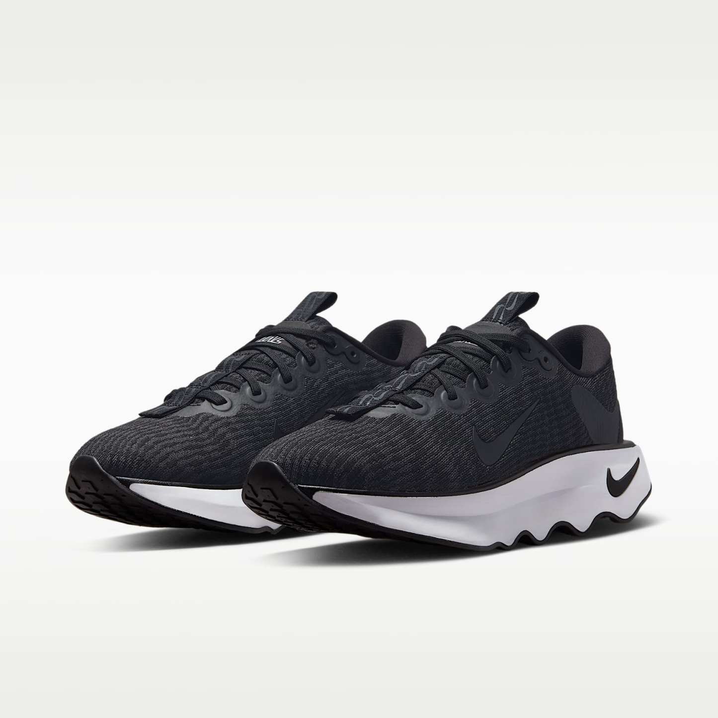 Nike Motiva Walking-Schuh (Damen) – Schwarz/Anthracite/Weiß/Schwarz