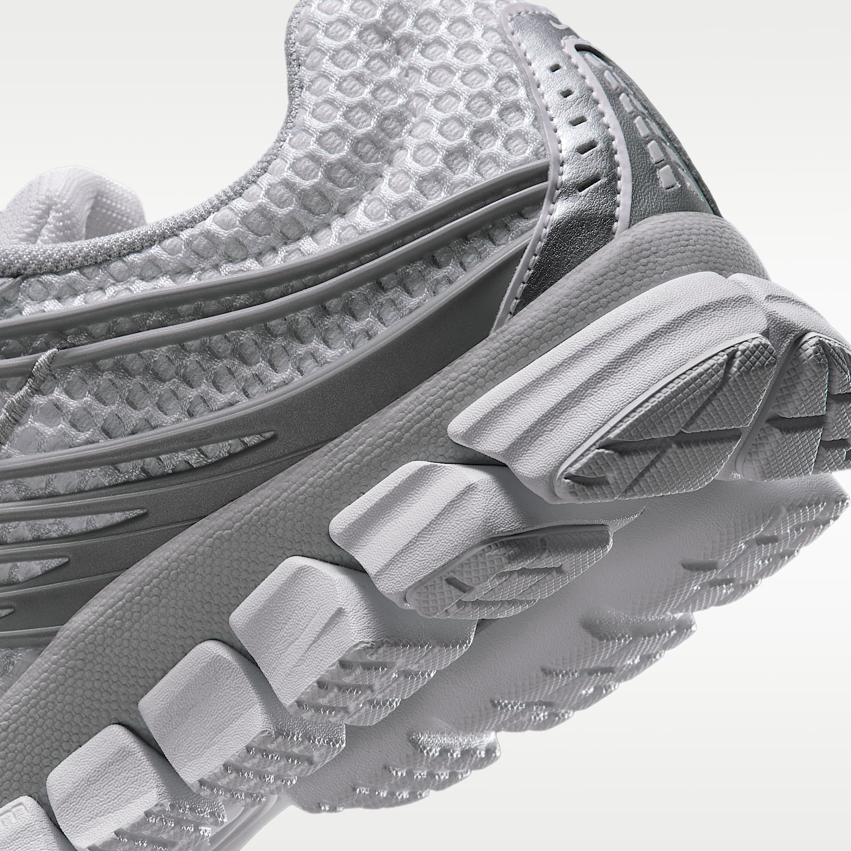 Nike Zoom Skylon 11 Damenschuh – Weiß/Grey Fog/Metallic Silver