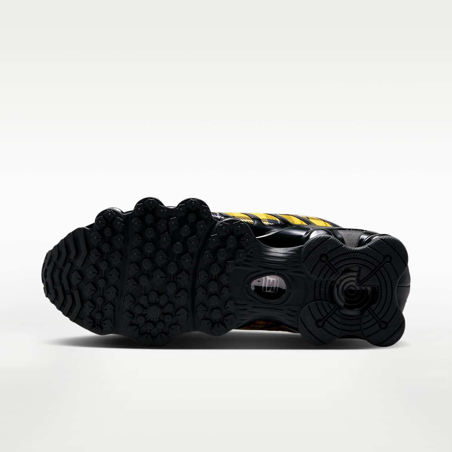 Nike Shox TL Schuh (Damen) – Schwarz/Weiß/Yellow Ochre/Schwarz