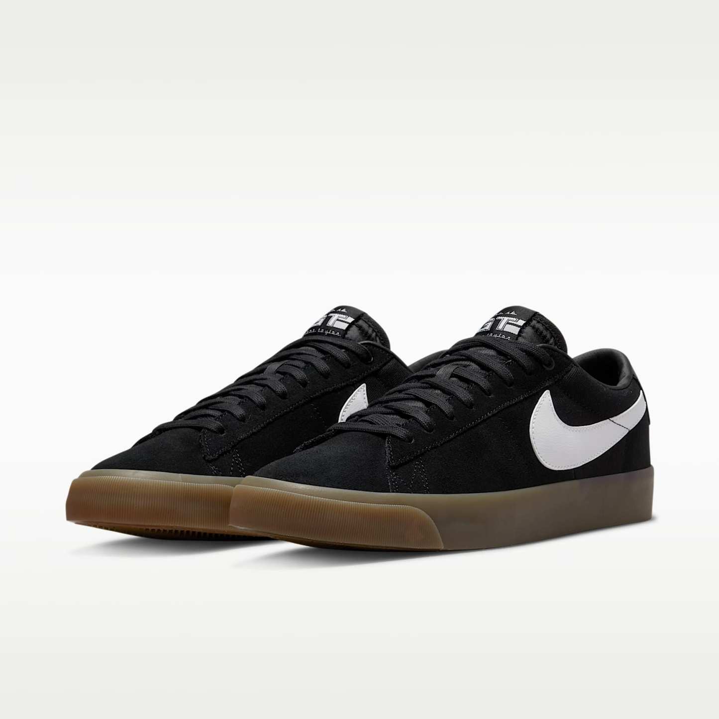 Nike SB Zoom Blazer Low Pro GT Skateboardschuh – Schwarz/Schwarz/Weiß/Weiß
