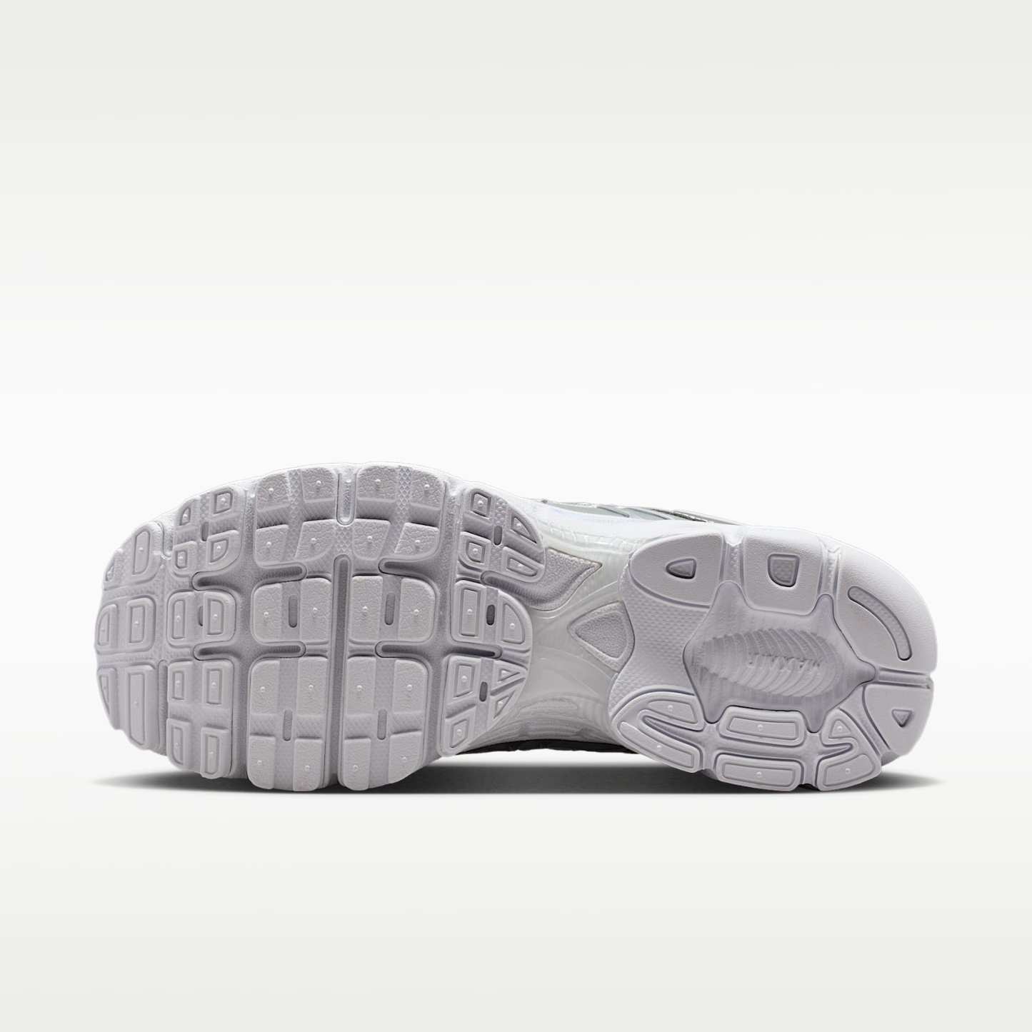 Nike Air Max Moto 2K Schuh mit reflektierenden Akzenten (Damen) – Grey Fog/Metallic Silver/Weiß