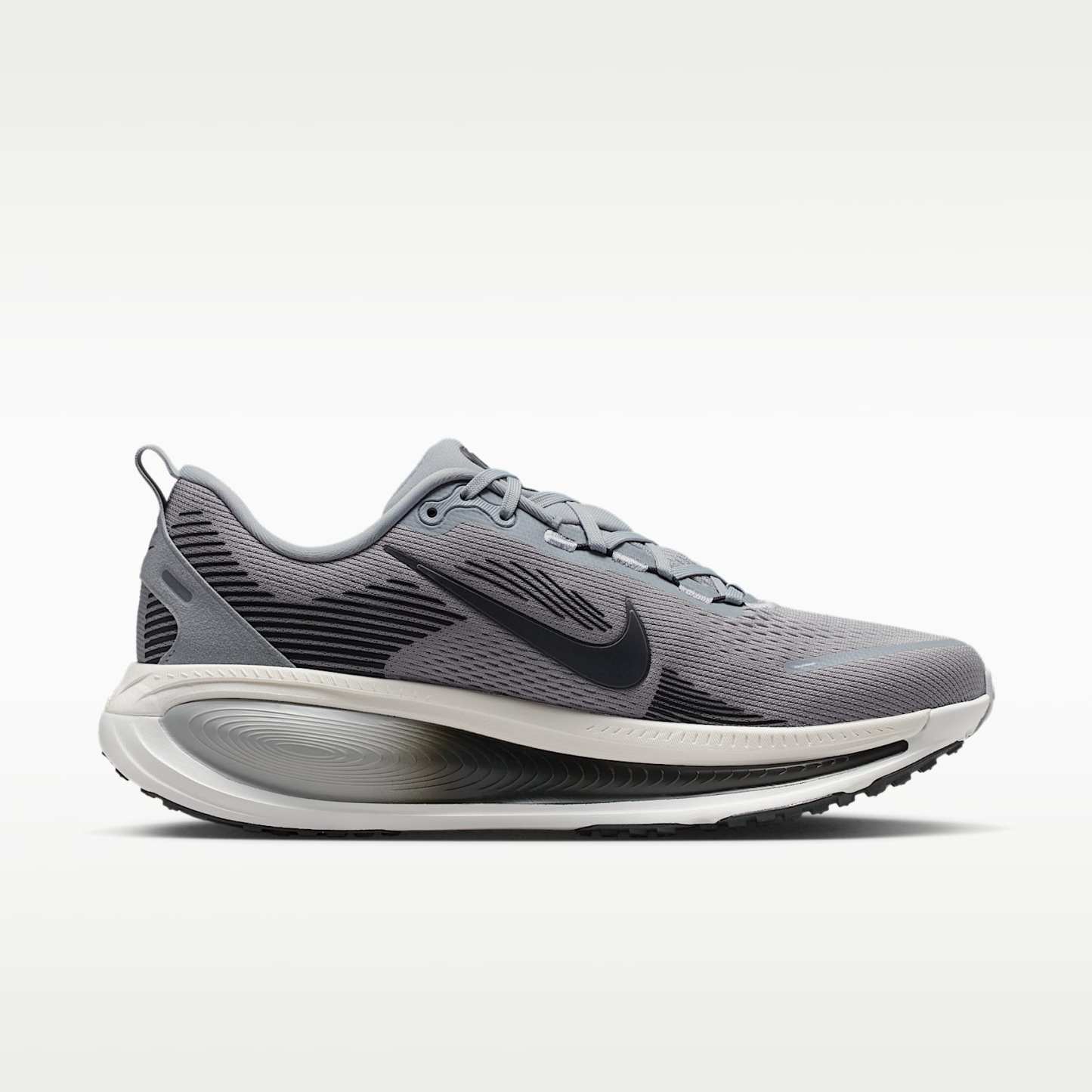 Nike Vomero 18 Straßenlaufschuh (Herren) – Wolf Grey/Pure Platinum/Summit White/Anthracite