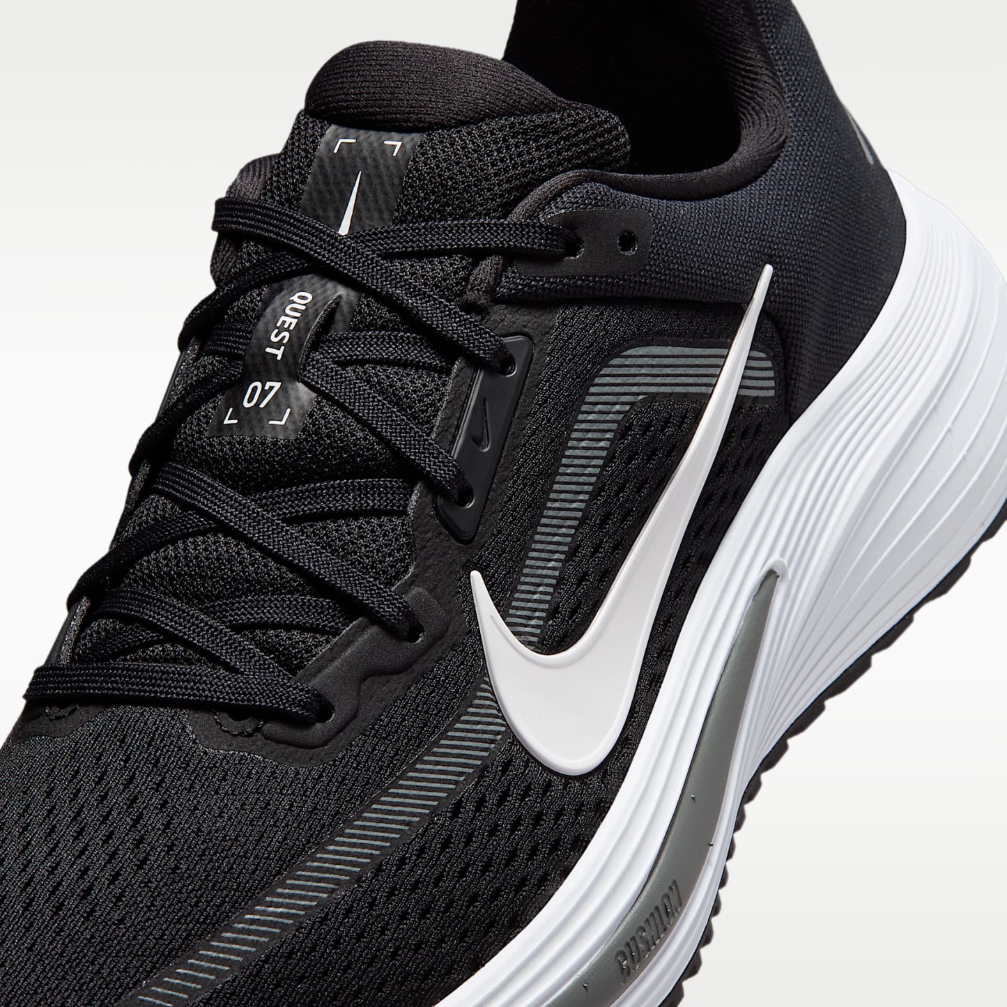 Nike Quest 7 Straßenlaufschuhe (Damen) – Schwarz/Anthracite/Weiß