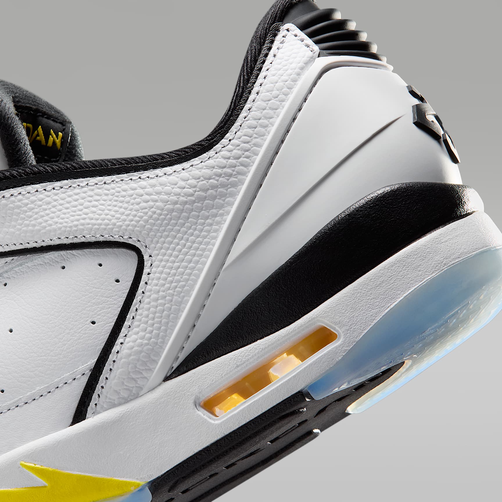 Jordan Sixty Plus Low Herrenschuh – Weiß/Tour Yellow/Schwarz