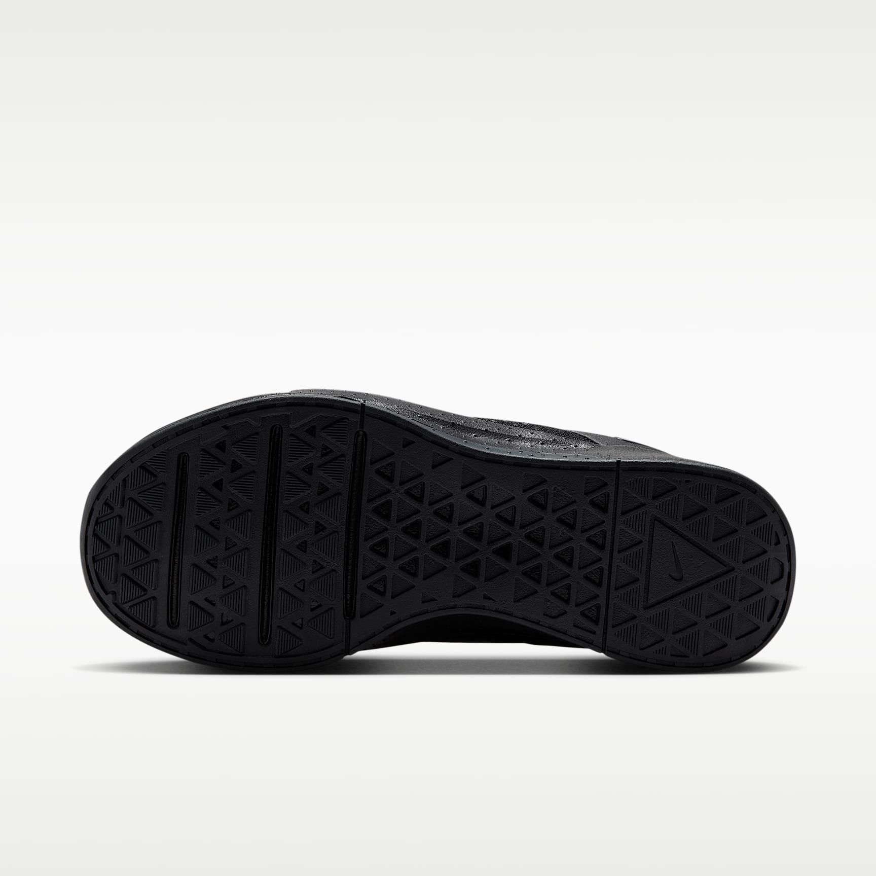 Nike MC Trainer 4 Trainingsschuh (Damen) – Schwarz/Dark Smoke Grey