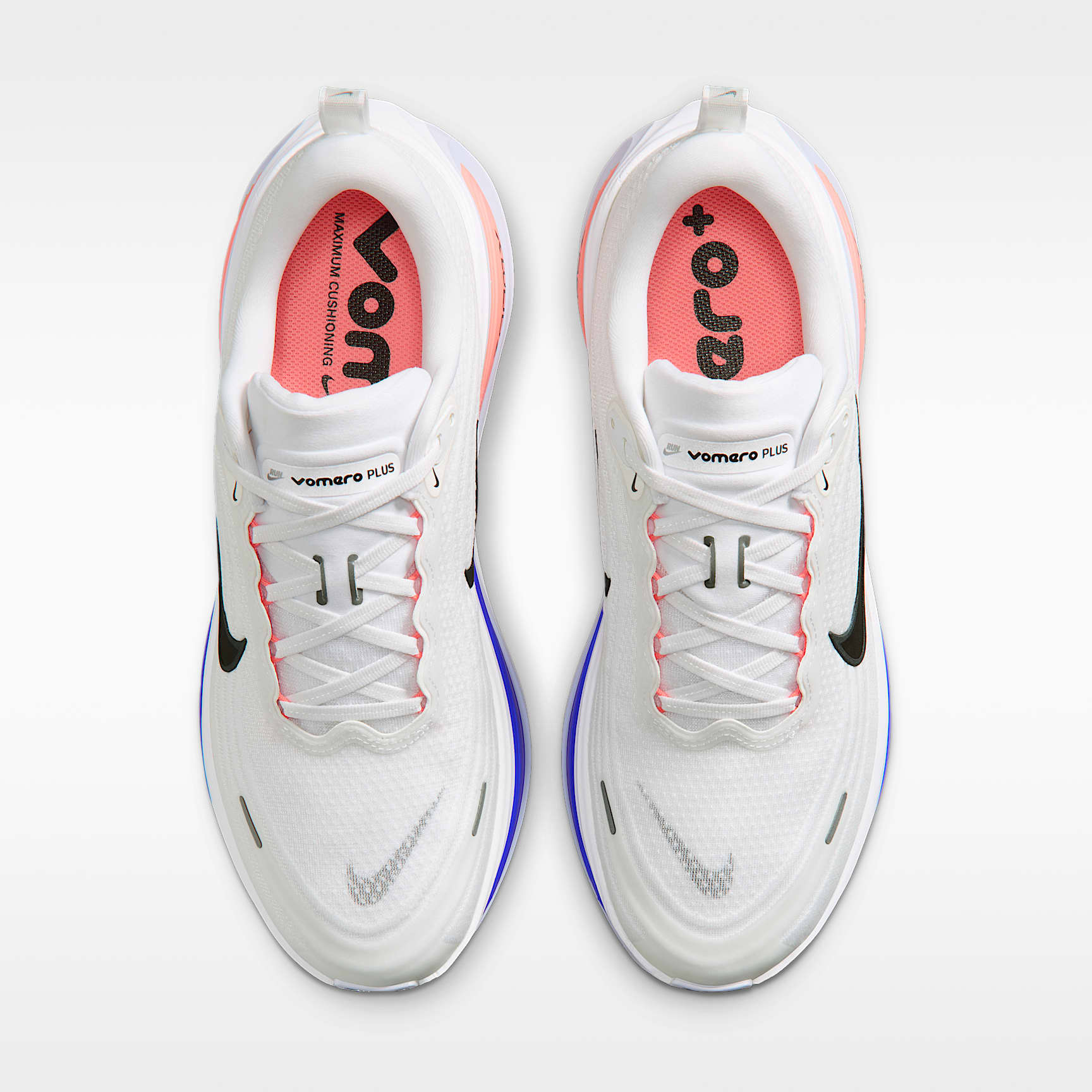 Nike Vomero Plus Straßenlaufschuh (Herren) – Weiß/Atomic Pink/Racer Blue/Schwarz