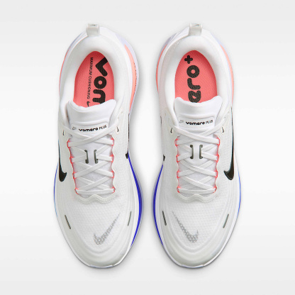 Nike Vomero Plus Straßenlaufschuh (Herren) – Weiß/Atomic Pink/Racer Blue/Schwarz