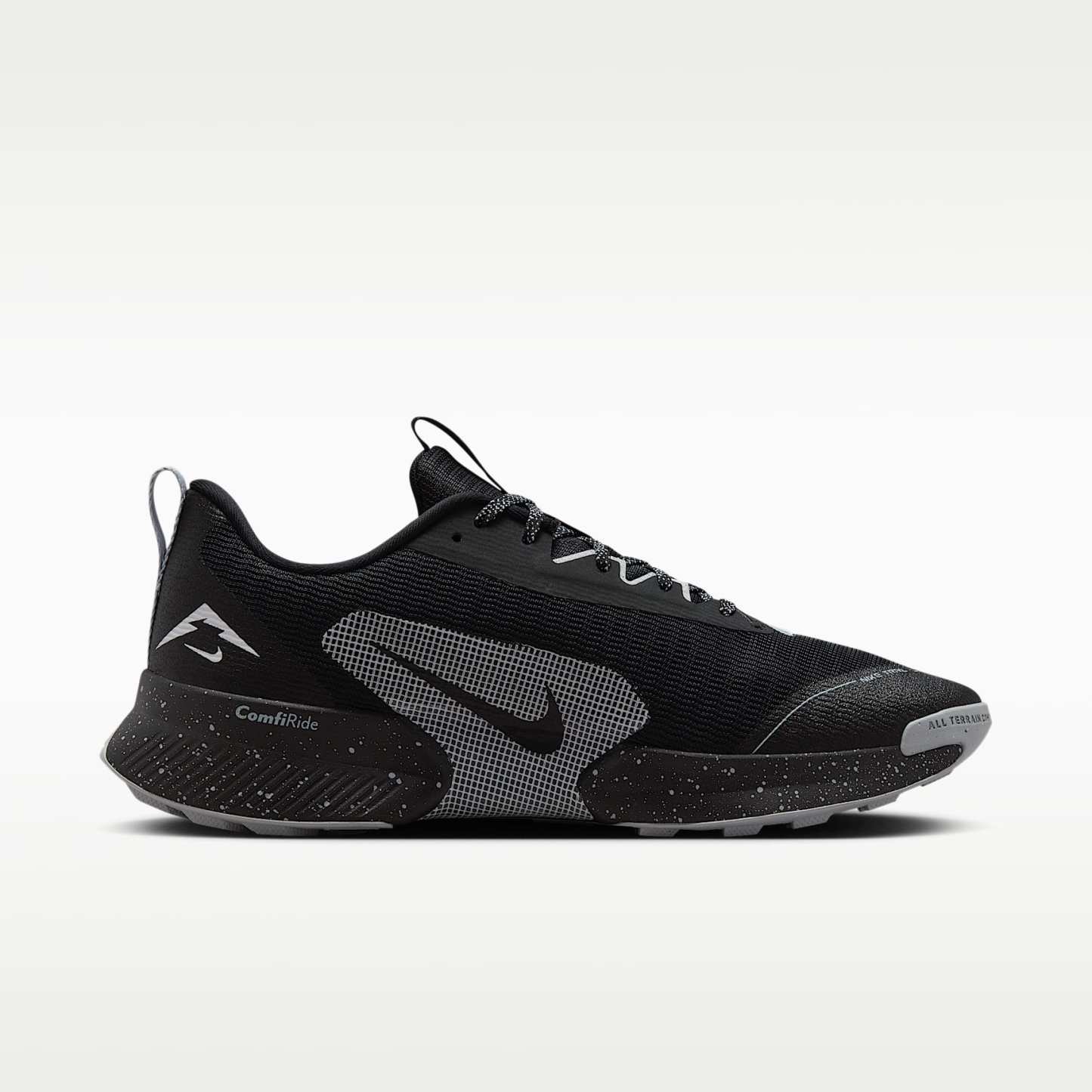 Nike Juniper Trail 3 Traillaufschuh (Herren) – Schwarz/Wolf Grey/Photon Dust/Schwarz