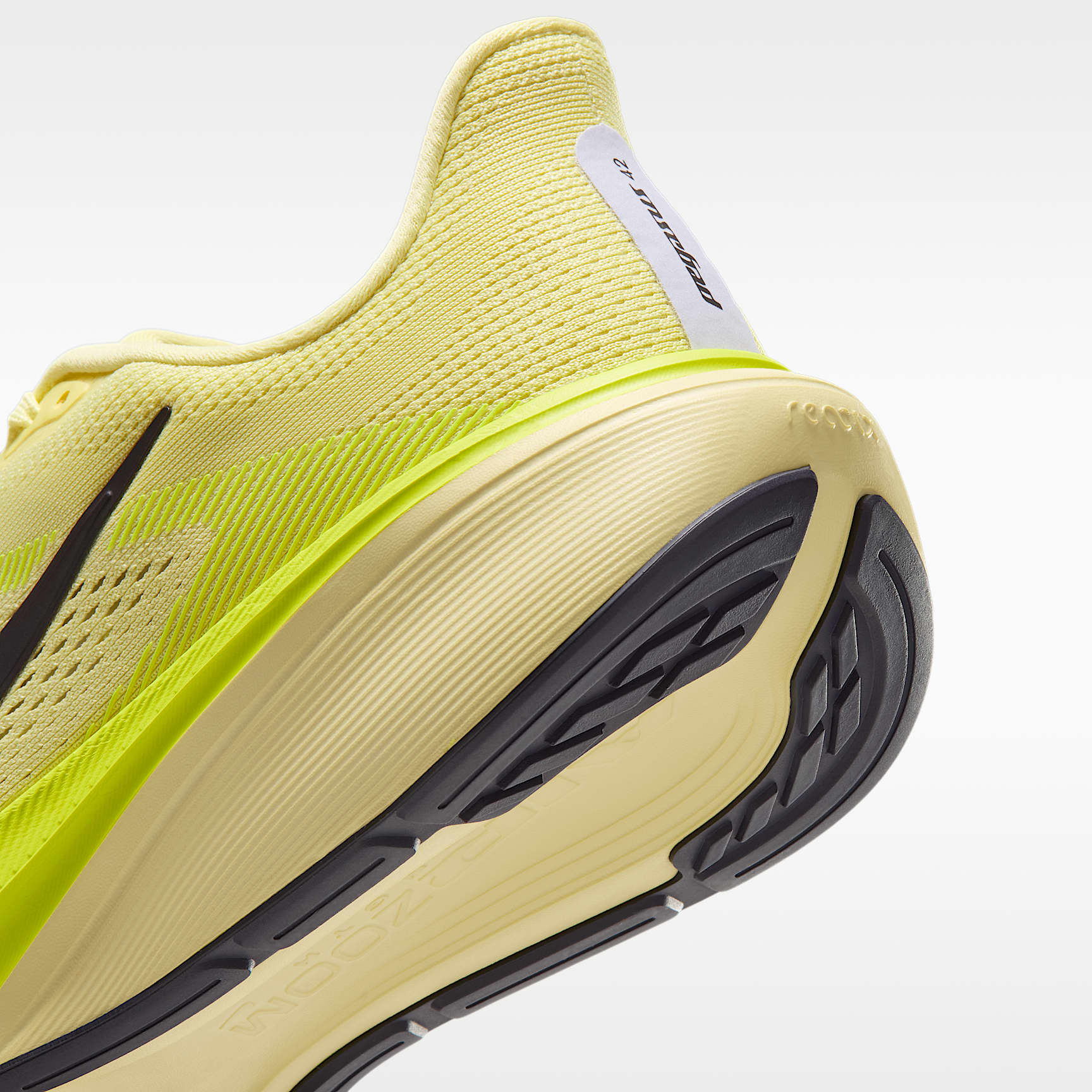 Nike Pegasus 42 Straßenlaufschuh (Damen) – Fennel/Palest Purple/Lemon Venom/Gridiron